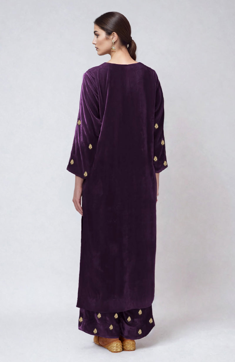 Mulled Grape Dabka Zardozi Hand Embroidered Velvet Kurta Set