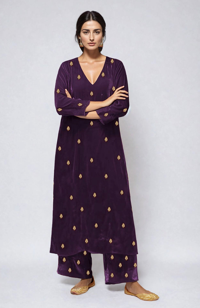 Emerald Green Dabka Zardozi Hand Embroidered Velvet Kurta Set