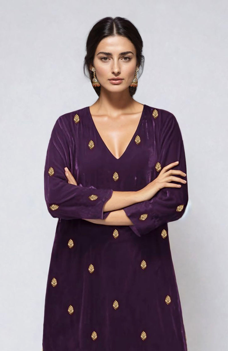 Mulled Grape Dabka Zardozi Hand Embroidered Velvet Kurta Set
