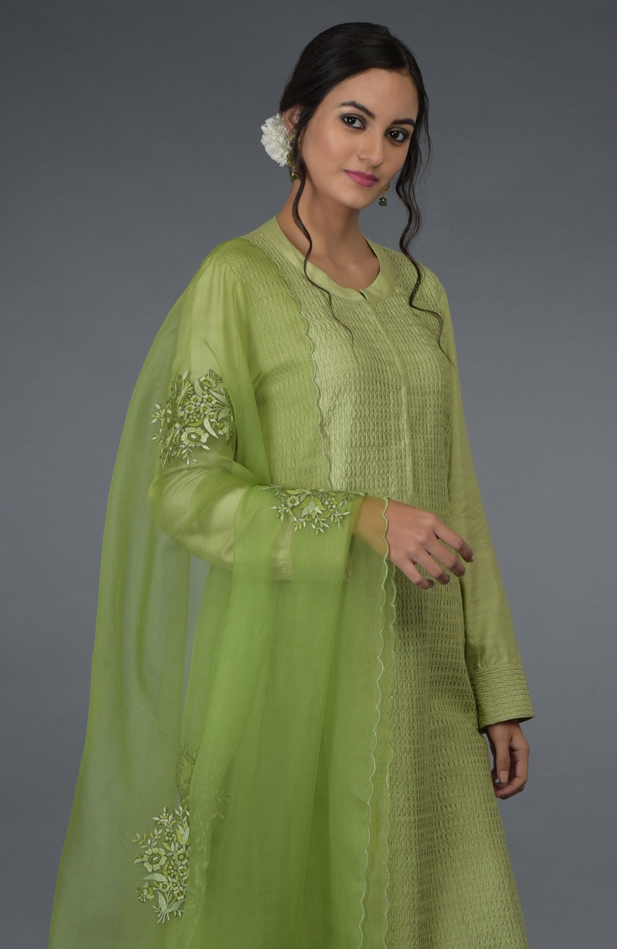 Ladies Green Kurti at Rs 1399 | Artificial Silk Kurti in New Delhi | ID:  25944133573